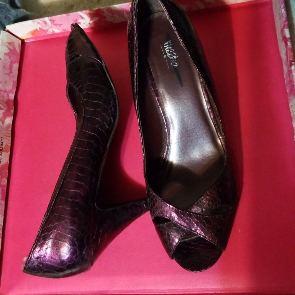 Mission 9M Reptile print Purple peep toe pumps